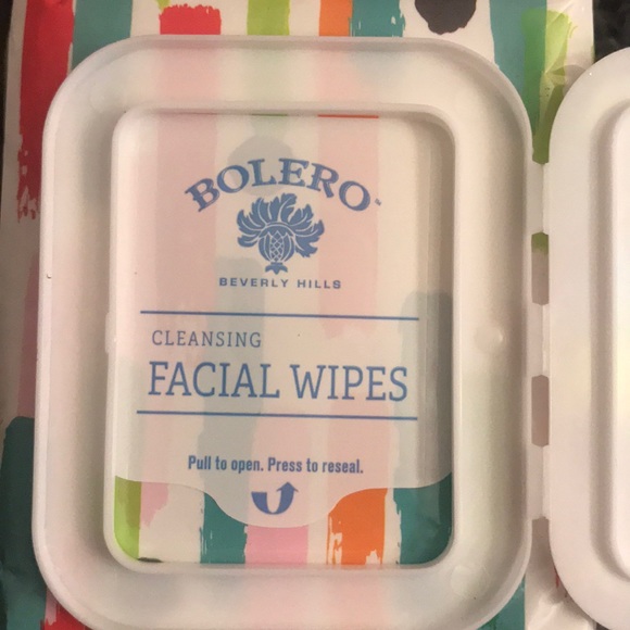 Bolero Honeysuckle & Green Tea facial wipes - Picture 2 of 3